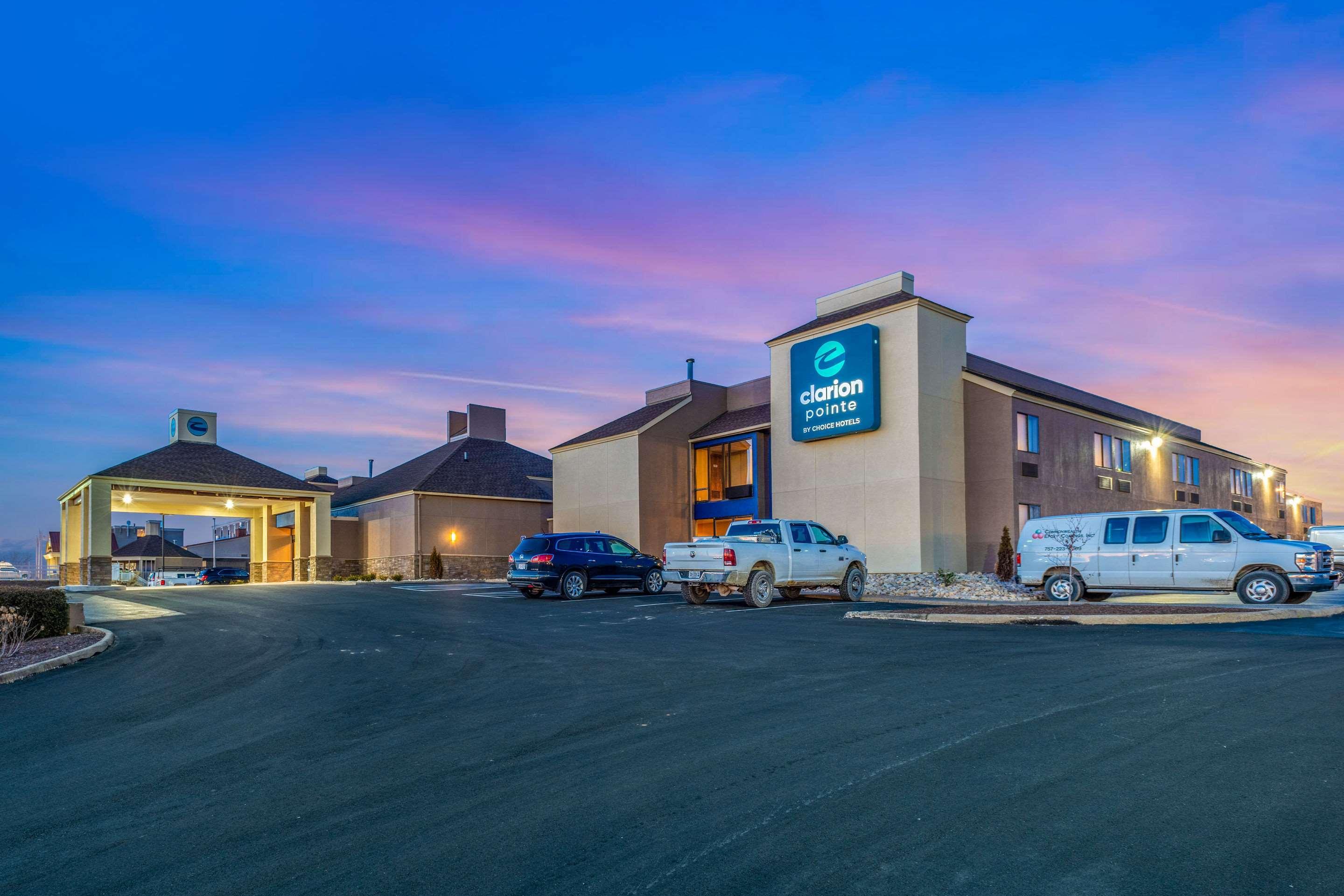 Clarion Pointe Harrisonburg Hotel Exterior foto