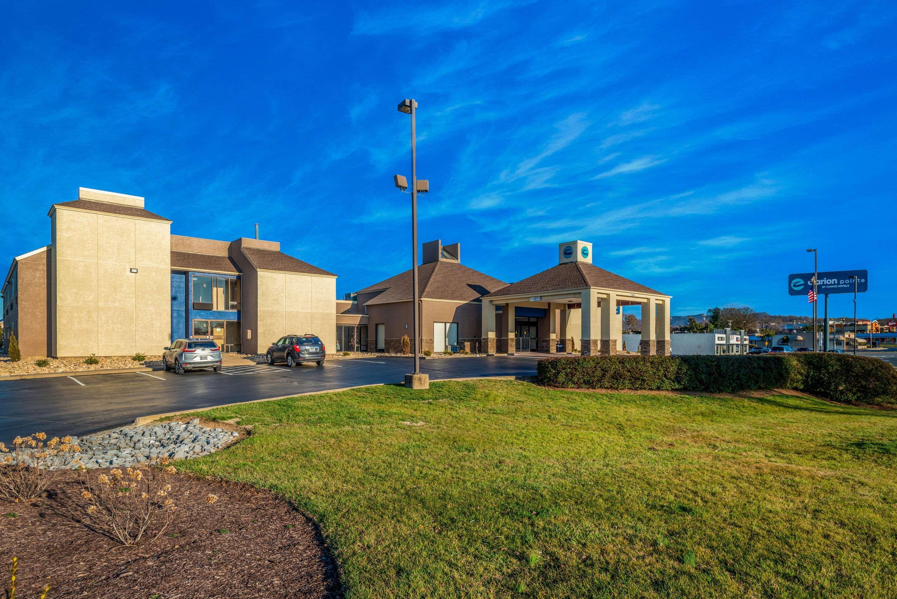 Clarion Pointe Harrisonburg Hotel Exterior foto