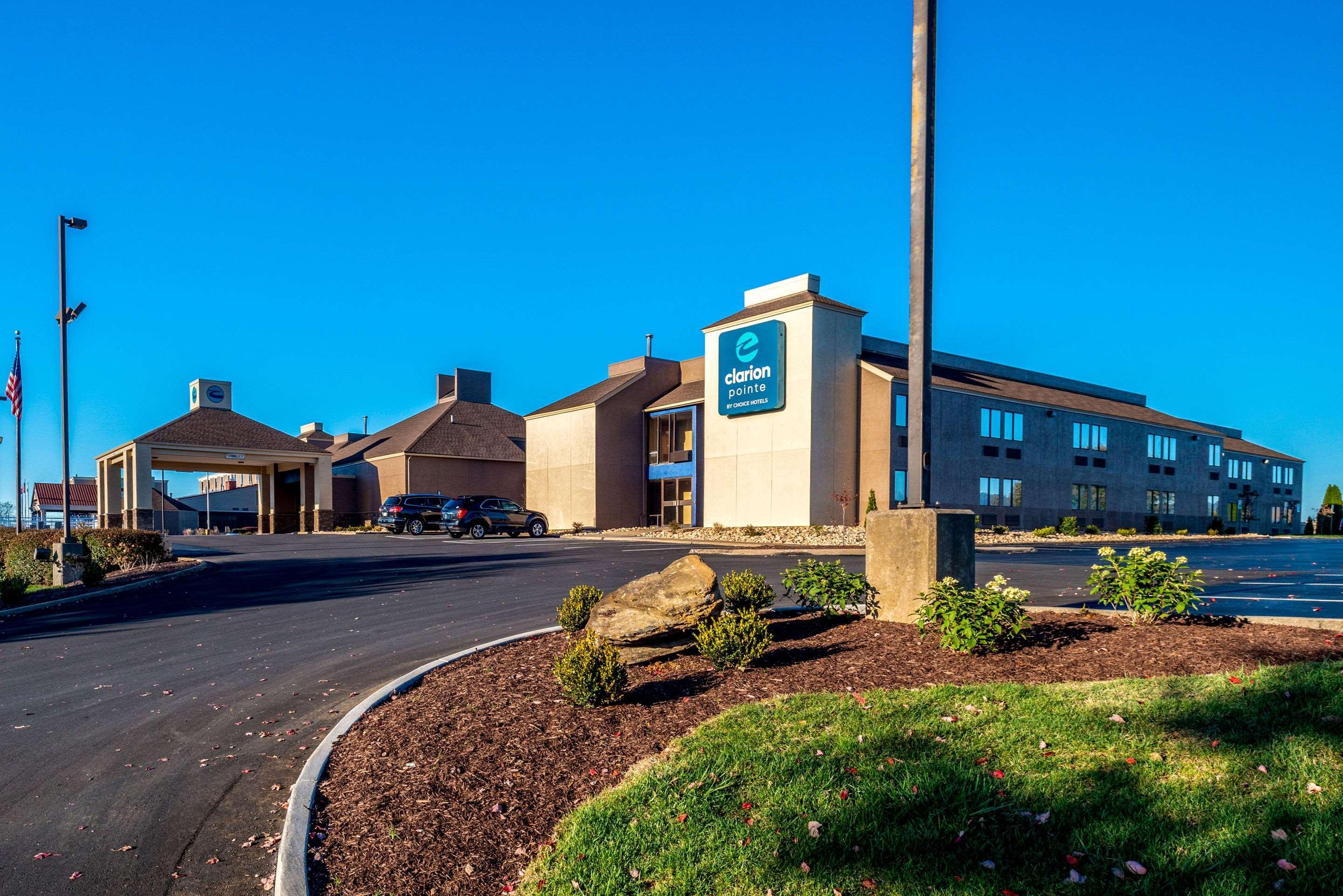 Clarion Pointe Harrisonburg Hotel Exterior foto
