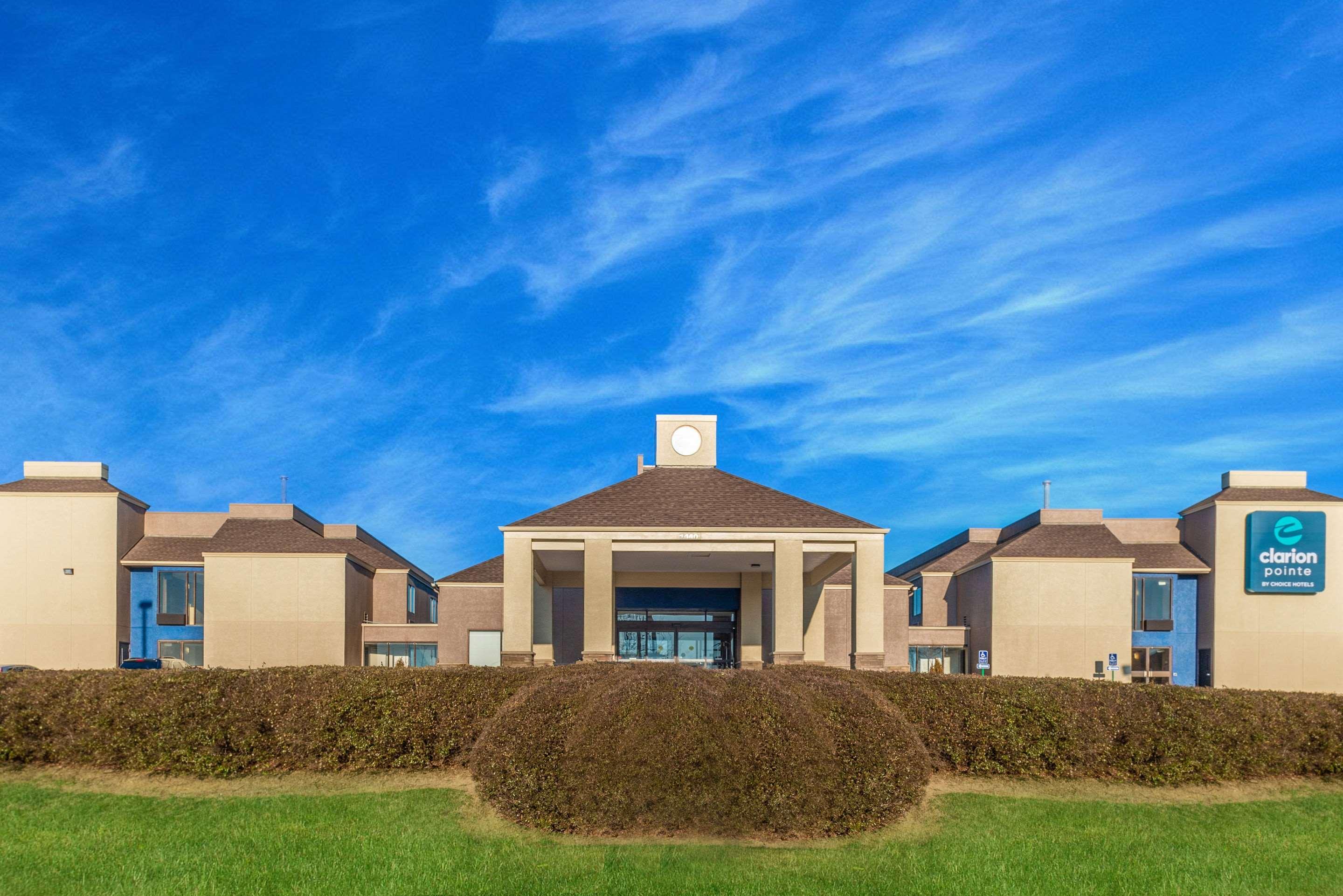 Clarion Pointe Harrisonburg Hotel Exterior foto